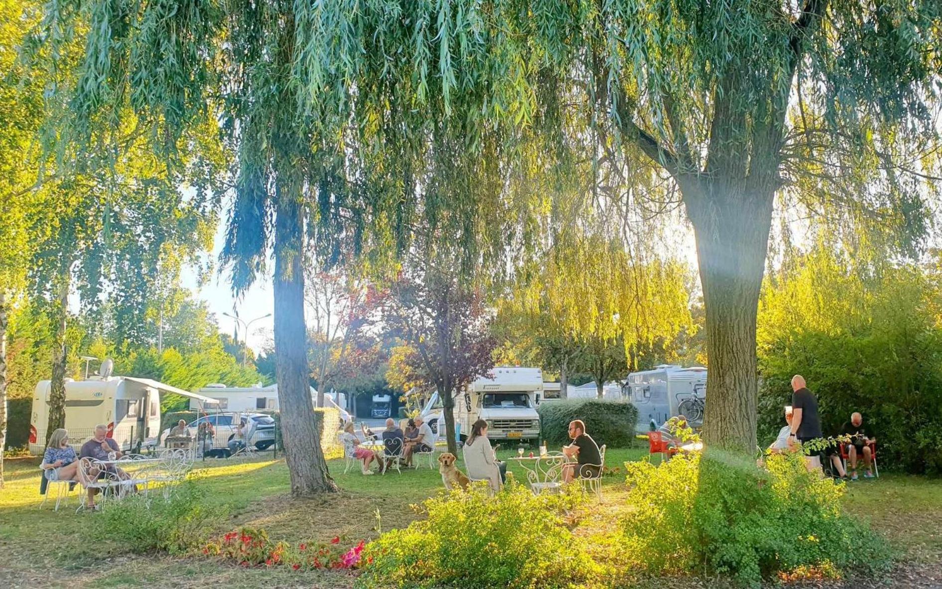 Camping De Chalons en Champagne Bagian luar foto